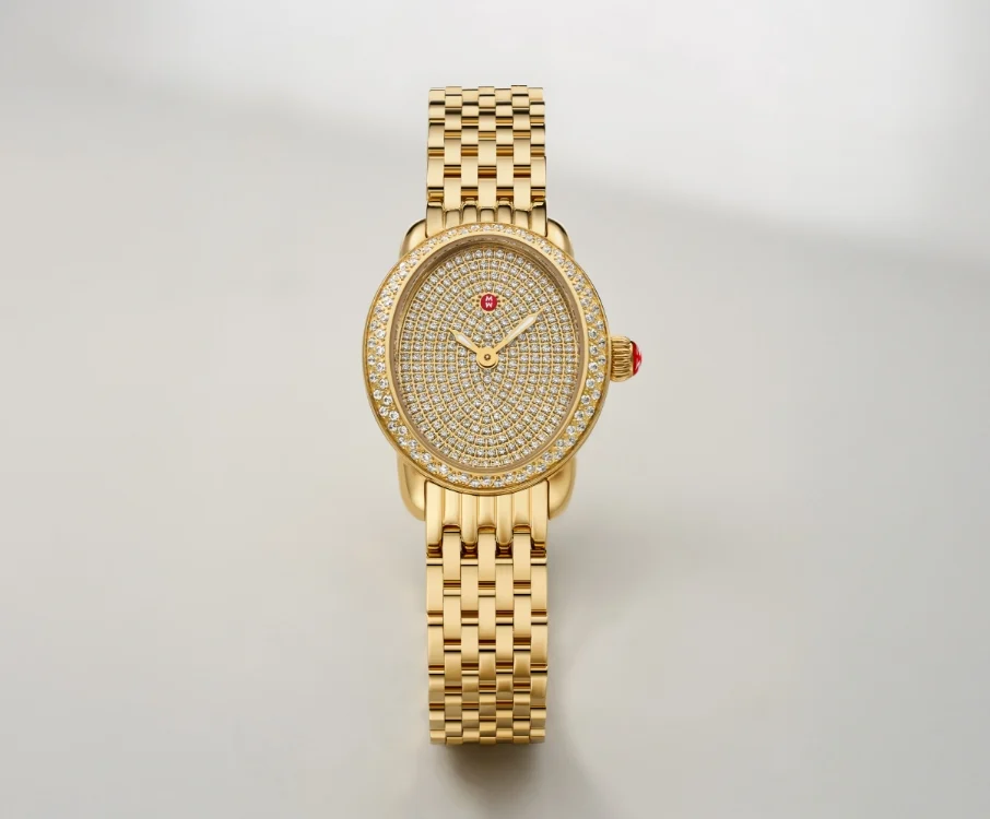 Detailed shot of Serein Oval Pave Diamond